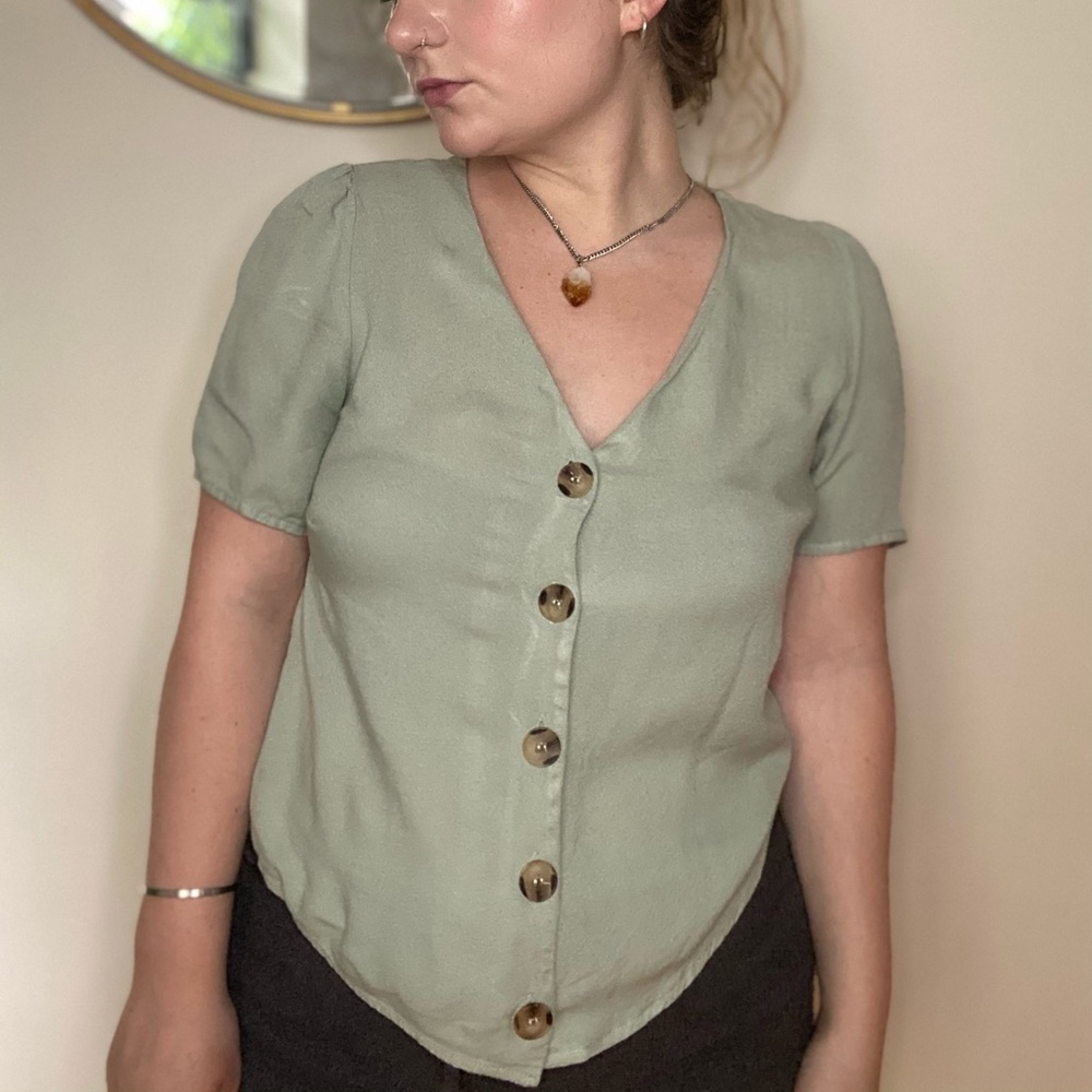 Preloved Urban Romantics Button Up Blouse